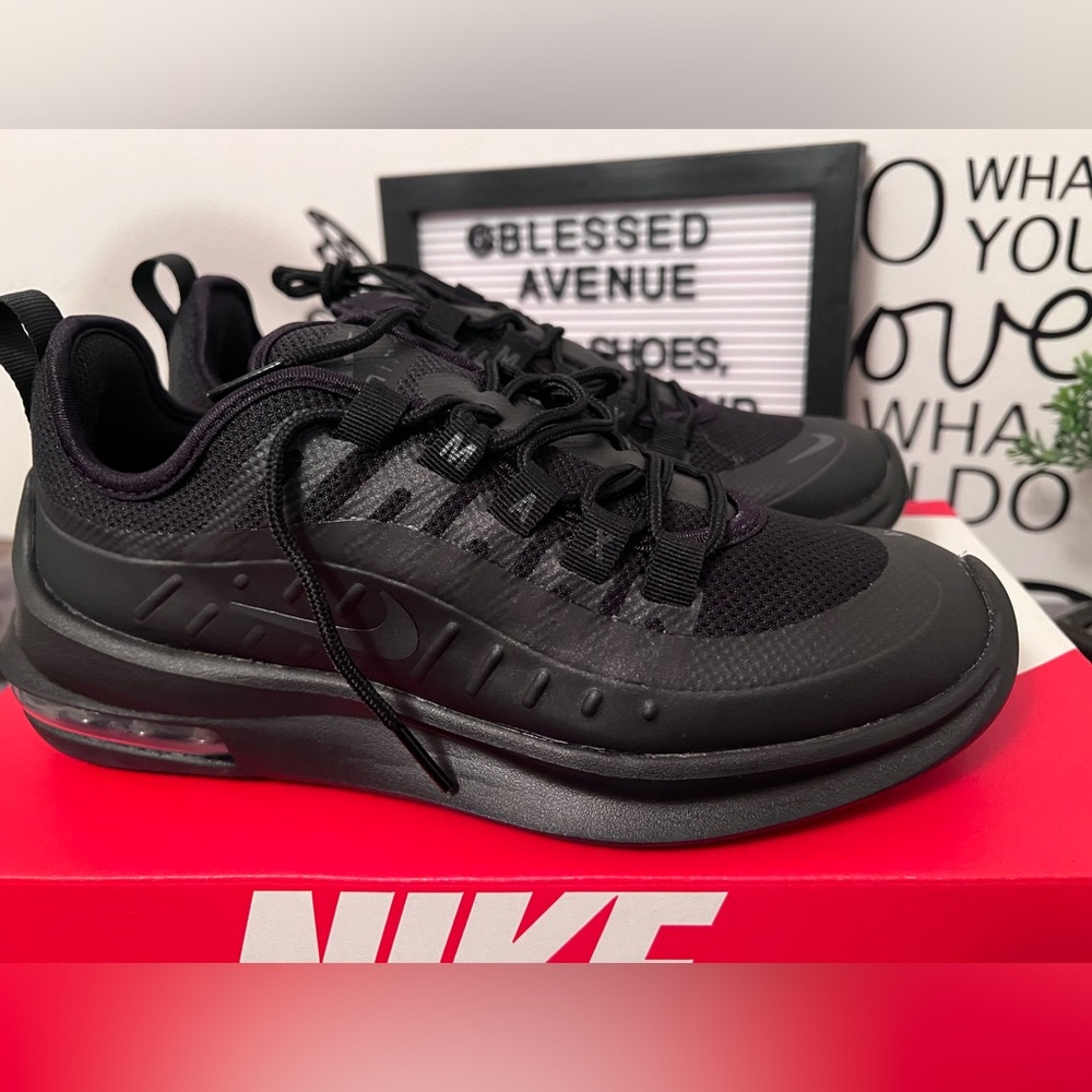 Womens Nike Air Max Axis